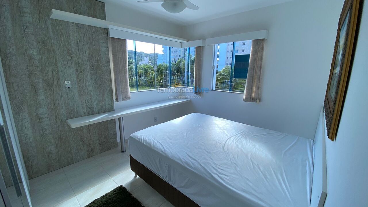 Apartamento para alquiler de vacaciones em Governador Celso Ramos (Praia de Palmas)