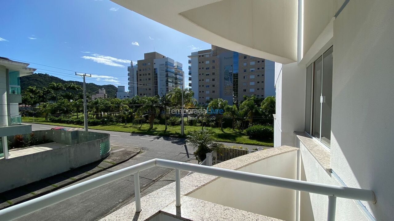 Apartamento para alquiler de vacaciones em Governador Celso Ramos (Praia de Palmas)