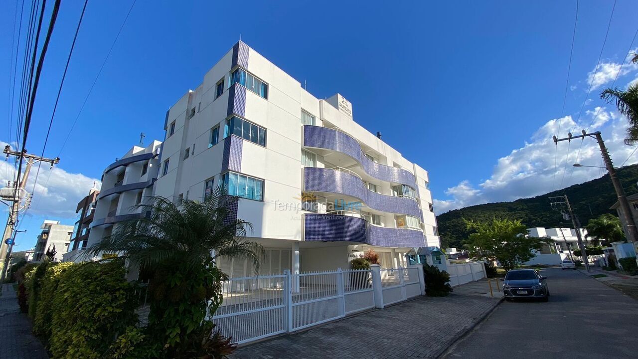 Apartamento para alquiler de vacaciones em Governador Celso Ramos (Praia de Palmas)