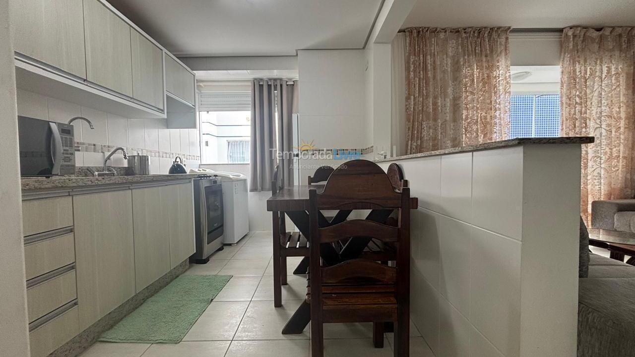 Apartamento para alquiler de vacaciones em Governador Celso Ramos (Praia de Palmas)