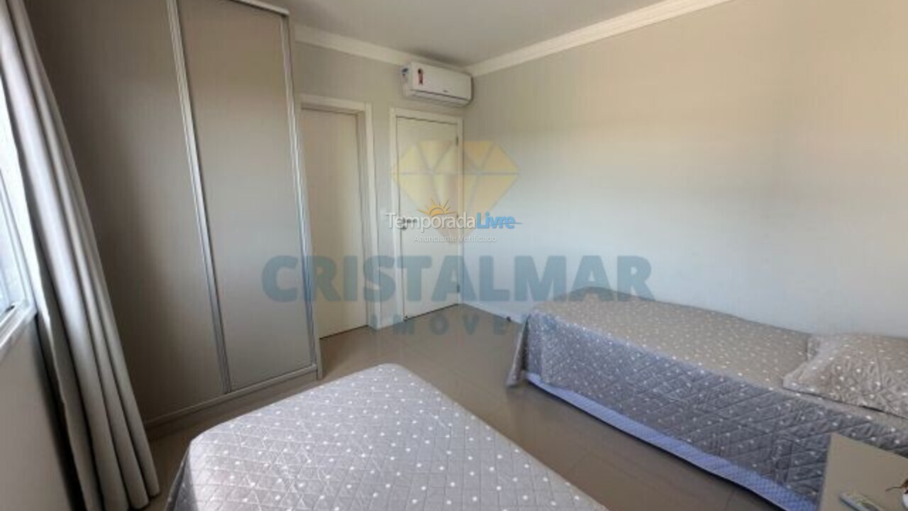 Apartamento para aluguel de temporada em Bombinhas (Canto Grande)
