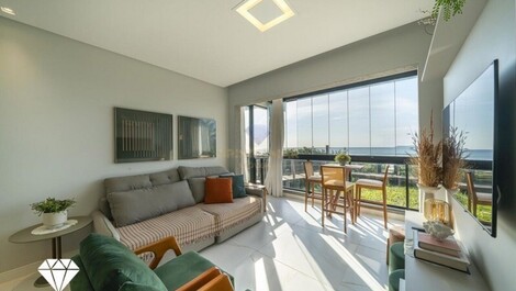 Apartamento de tres habitaciones frente a la playa en Canto Grande
