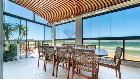 Ático con vista al mar, cuatro habitaciones en Mariscal - Bombinhas -