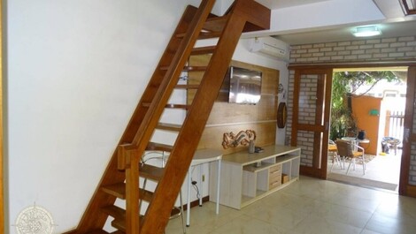 Casa em Bombas para 06 pessoas