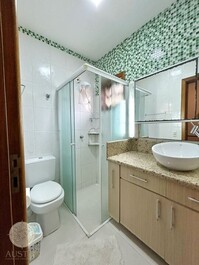 Casa em Bombas para 06 pessoas