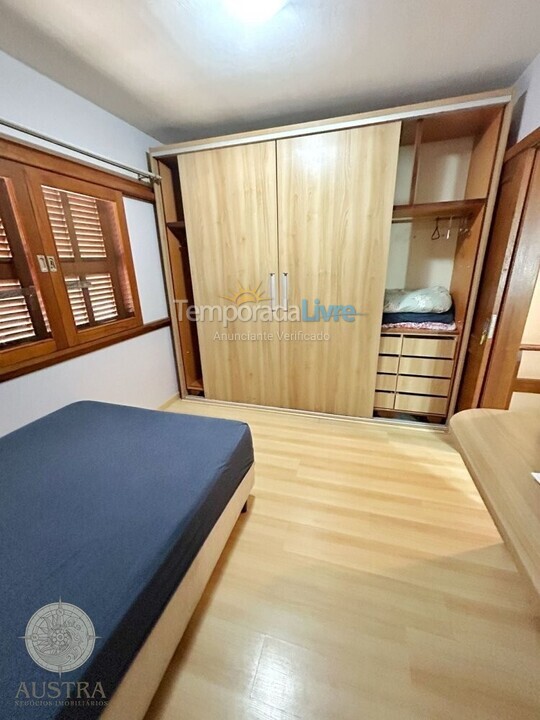Casa para aluguel de temporada em Bombinhas (Praia de Bombas)