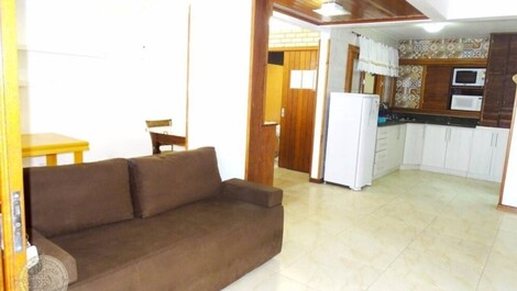 Casa em Bombas para 06 pessoas