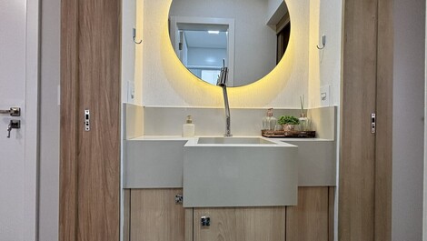 APARTAMENTO TRÊS QUARTOS EM CANTO GRANDE