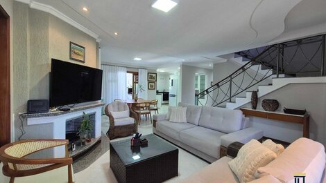 CASA DE 5 DORMITORIOS EN ALQUILER POR TEMPORADA JURERÊ INTERNACIONAL