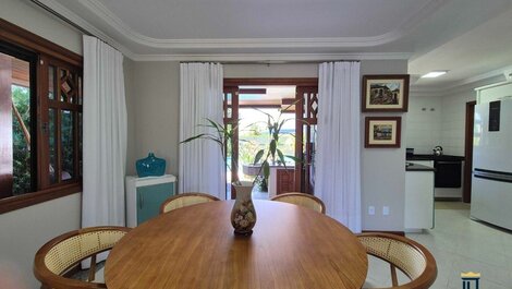 CASA DE 5 DORMITORIOS EN ALQUILER POR TEMPORADA JURERÊ INTERNACIONAL