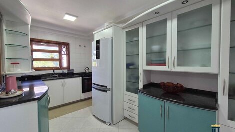 CASA DE 5 DORMITORIOS EN ALQUILER POR TEMPORADA JURERÊ INTERNACIONAL