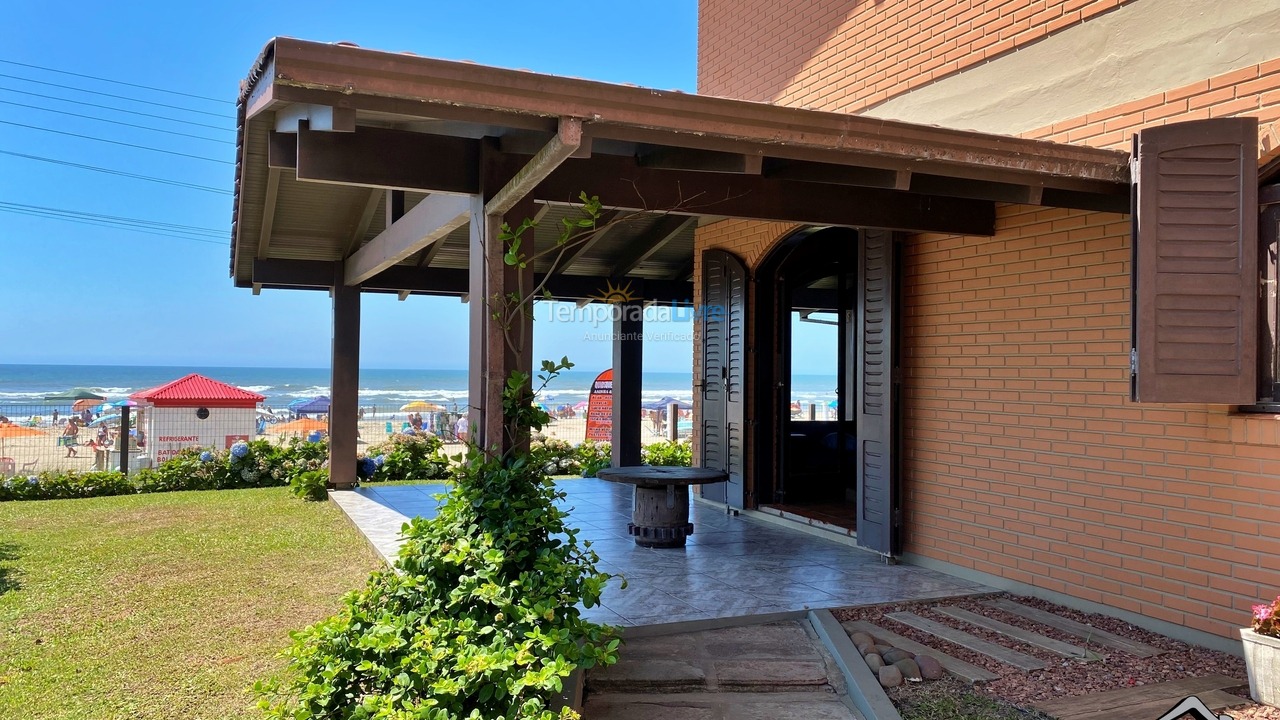 Casa para aluguel de temporada em Torres (Praia da Cal)