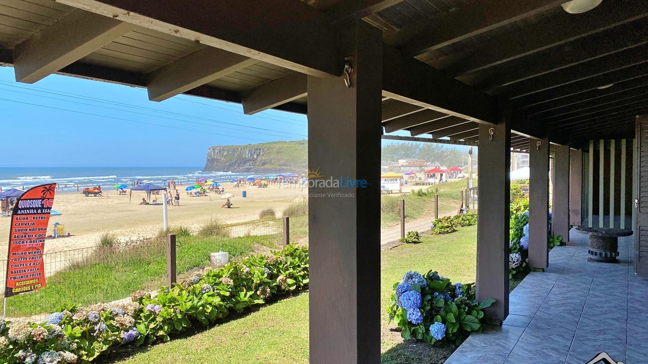 Casa para aluguel de temporada em Torres (Praia da Cal)
