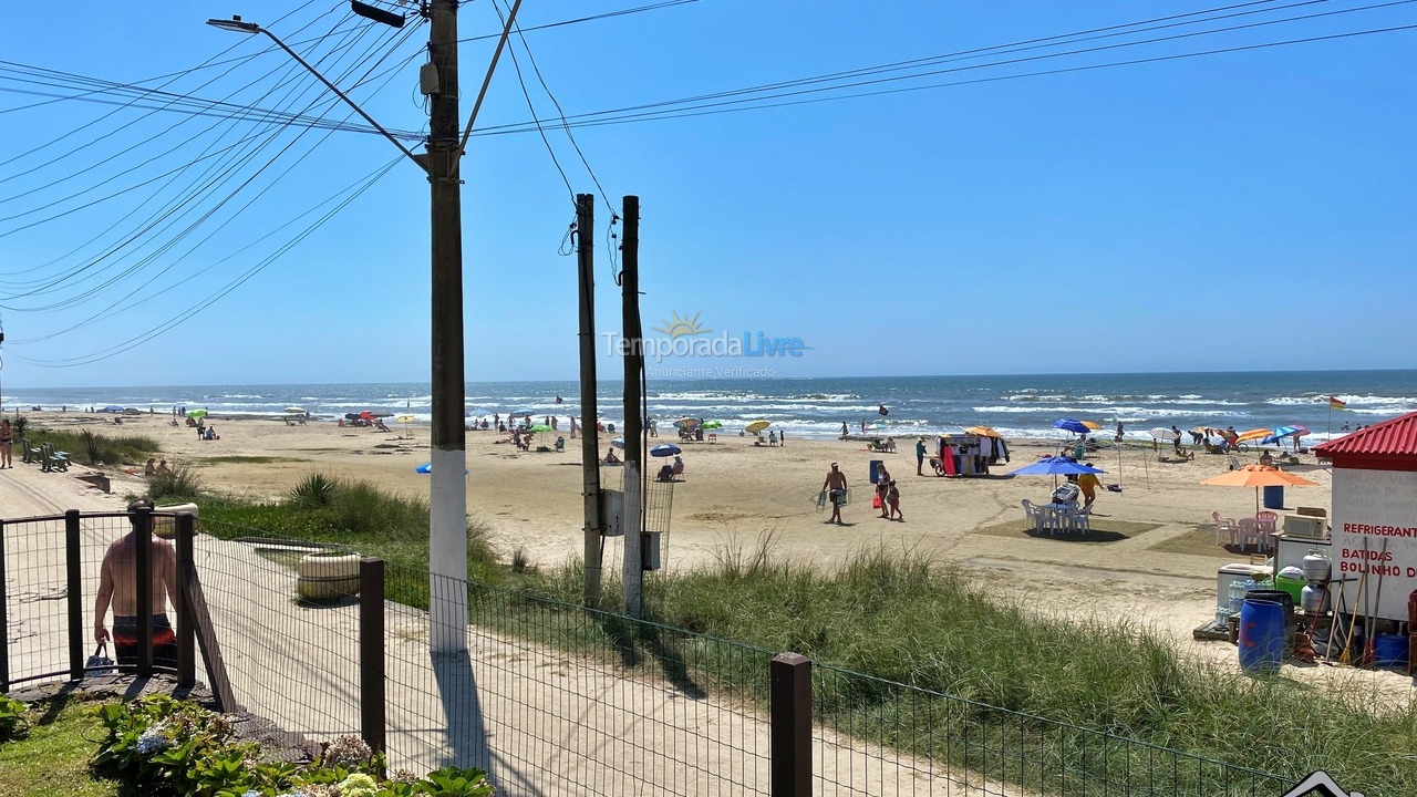 Casa para aluguel de temporada em Torres (Praia da Cal)