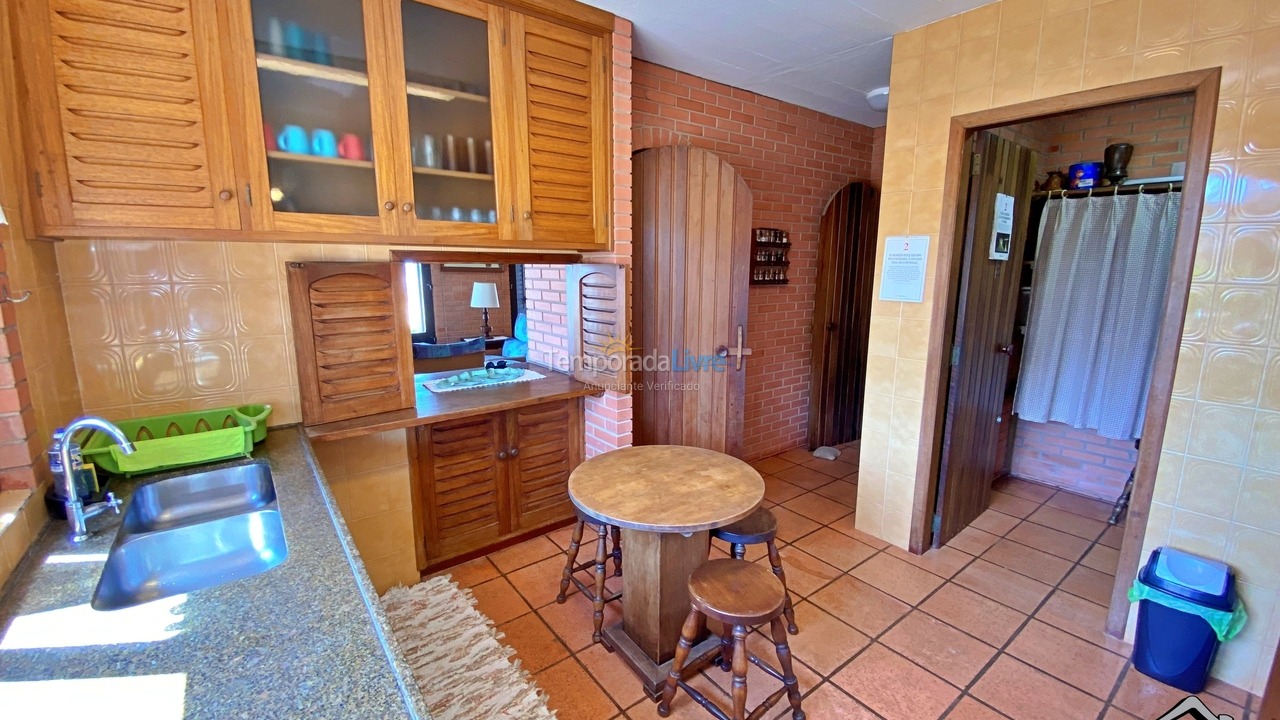 Casa para aluguel de temporada em Torres (Praia da Cal)