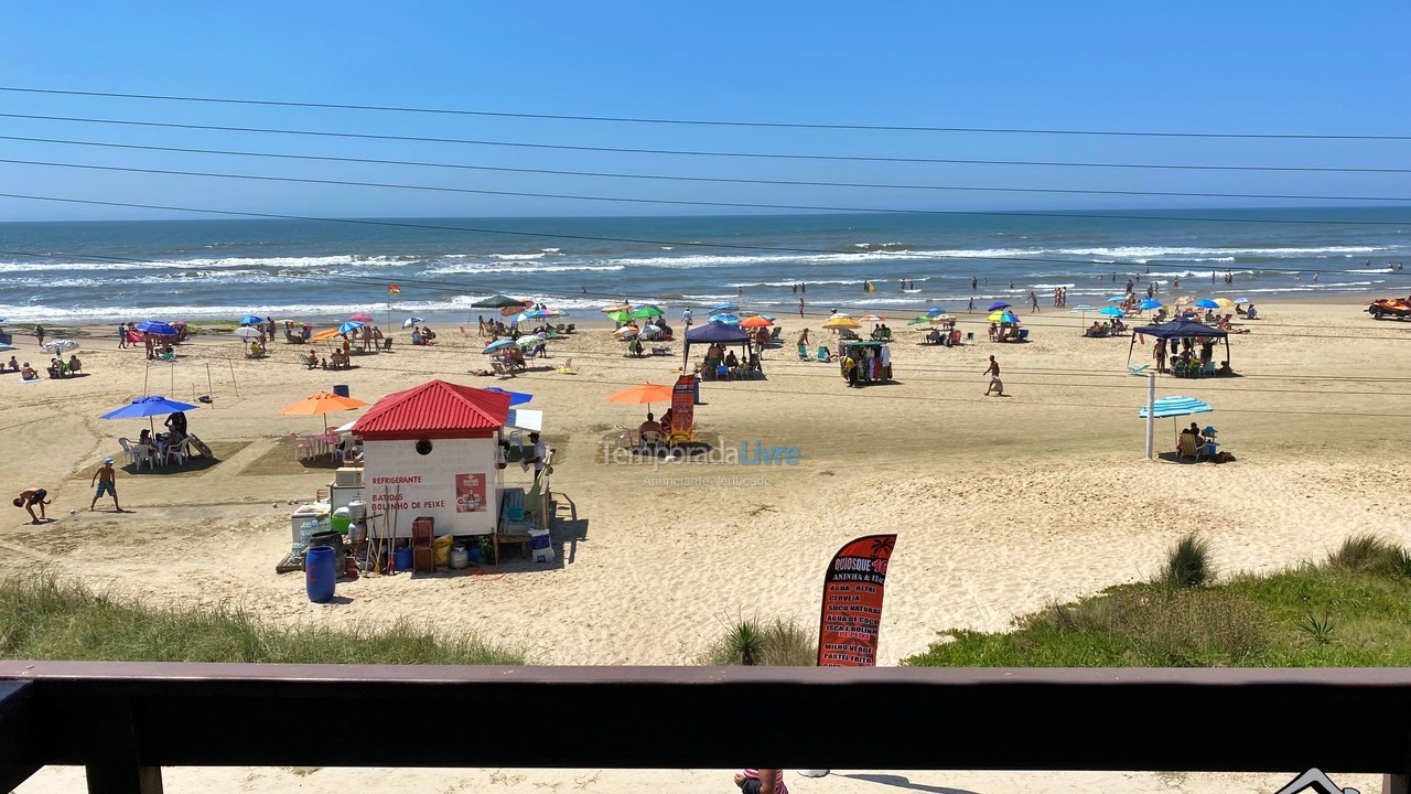 Casa para aluguel de temporada em Torres (Praia da Cal)