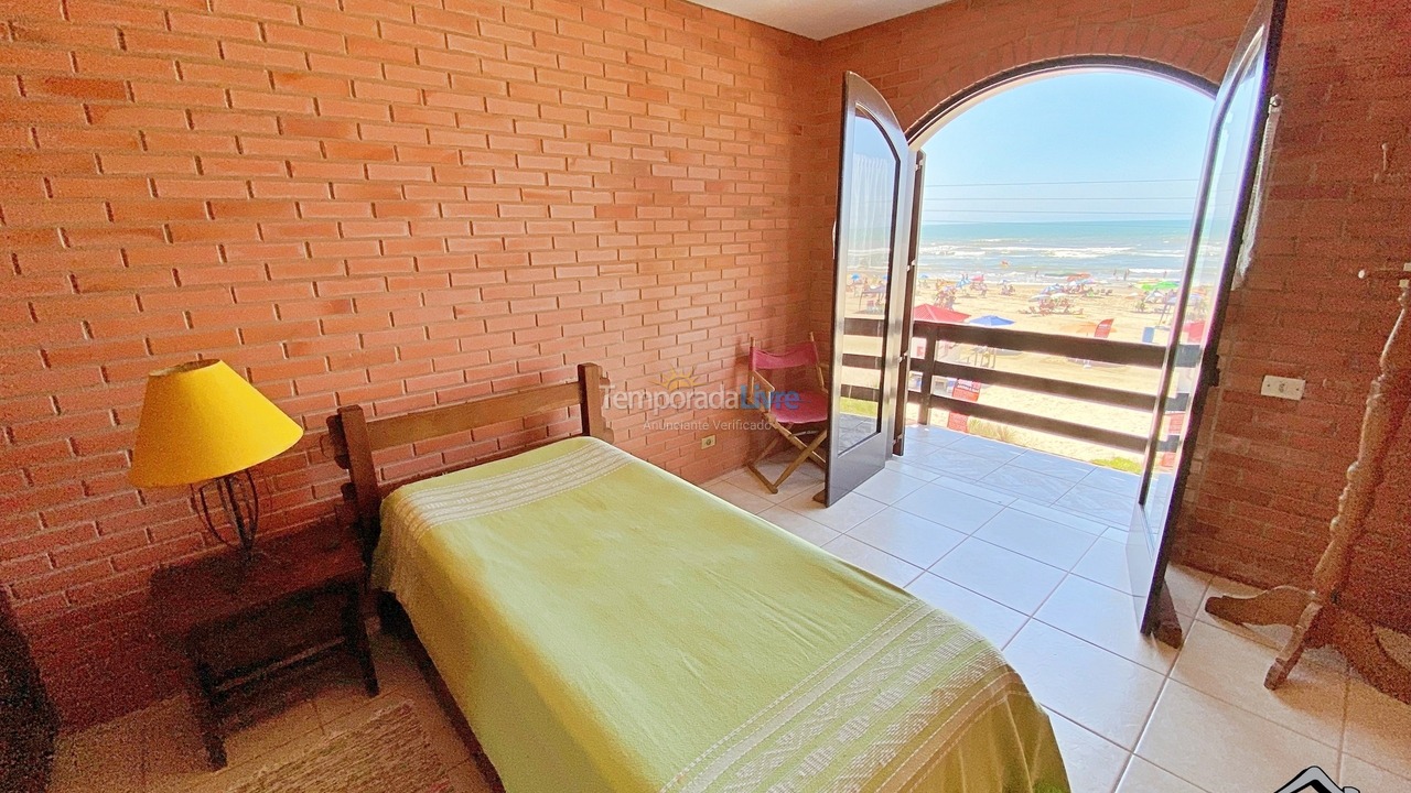 Casa para aluguel de temporada em Torres (Praia da Cal)
