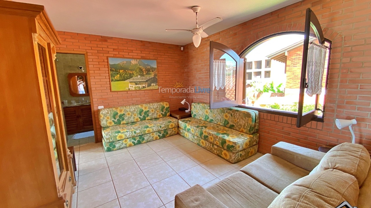 Casa para aluguel de temporada em Torres (Praia da Cal)