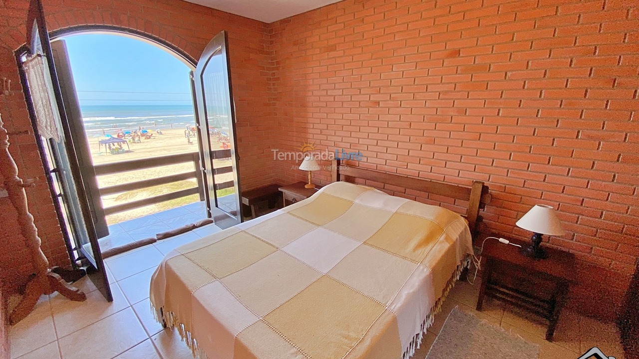 Casa para aluguel de temporada em Torres (Praia da Cal)