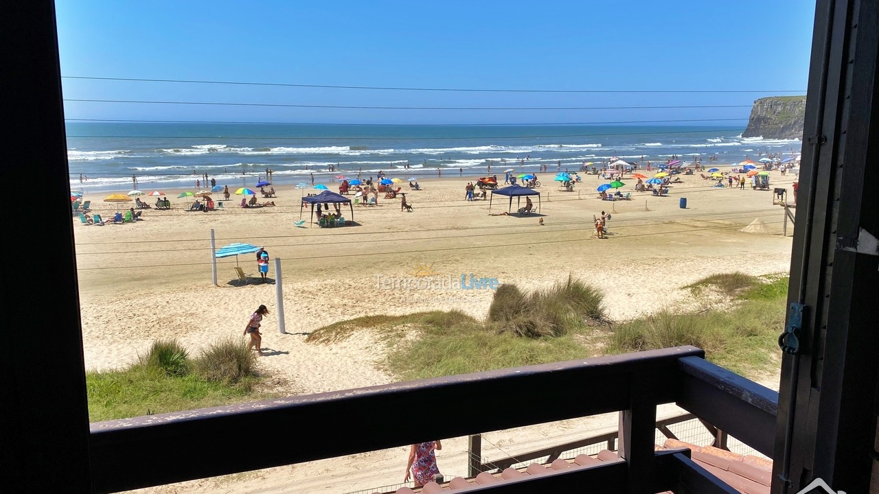 Casa para aluguel de temporada em Torres (Praia da Cal)