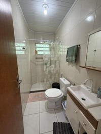 Magnífica casa de dos plantas a 200 m del mar, con wifi, barbacoa y garajes.