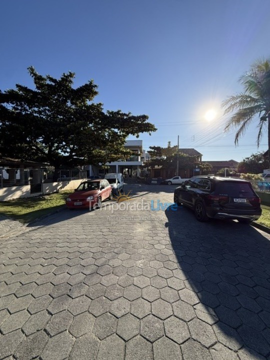 Casa para aluguel de temporada em São Francisco do Sul (Praia Grande)