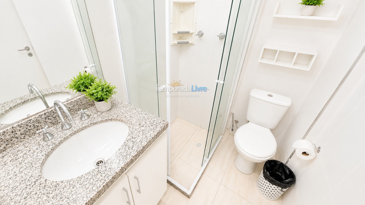 Apartamento para aluguel de temporada em Guarujá (Pitangueiras)