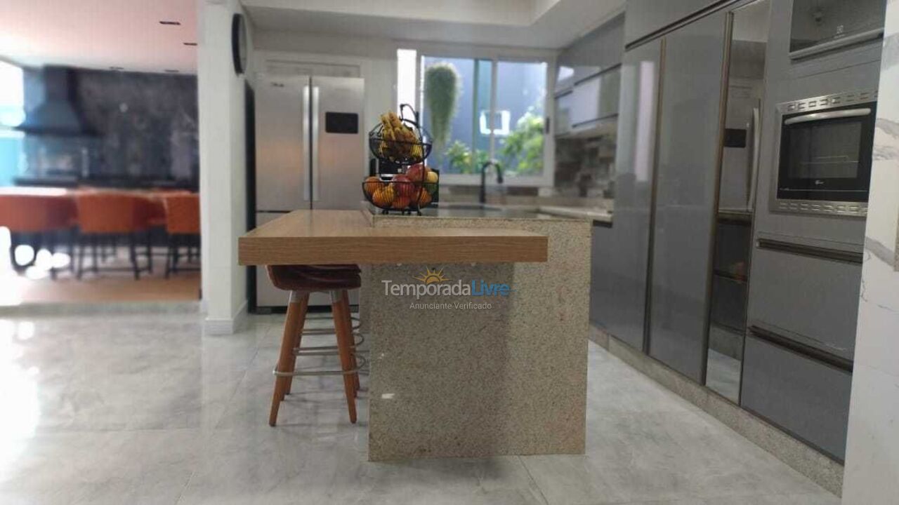 Casa para aluguel de temporada em Florianopolis (Jurerê Internacional)