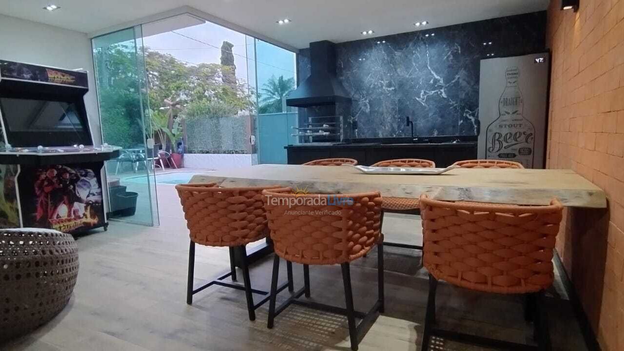 Casa para aluguel de temporada em Florianopolis (Jurerê Internacional)
