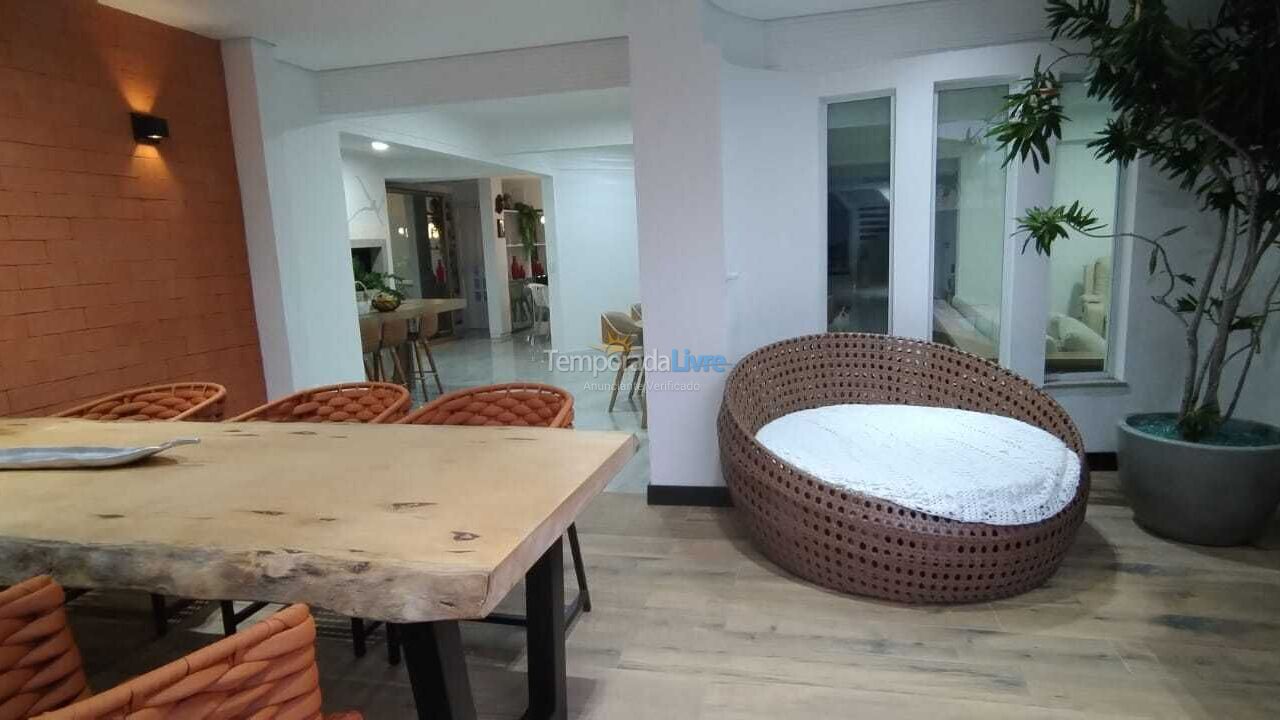 Casa para aluguel de temporada em Florianopolis (Jurerê Internacional)