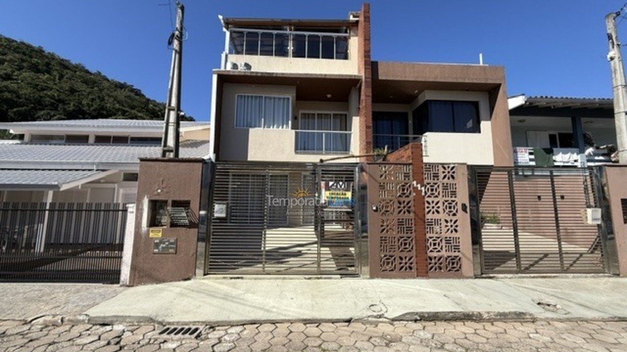 Casa para aluguel de temporada em São Francisco do Sul (Enseada)