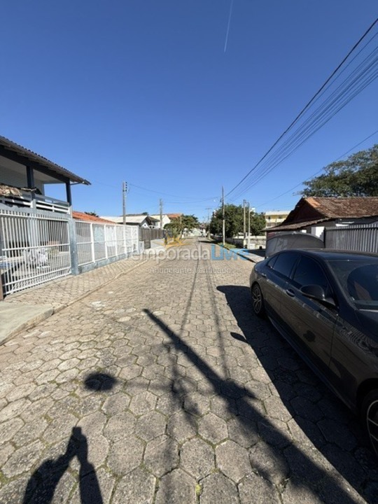 Casa para aluguel de temporada em São Francisco do Sul (Enseada)