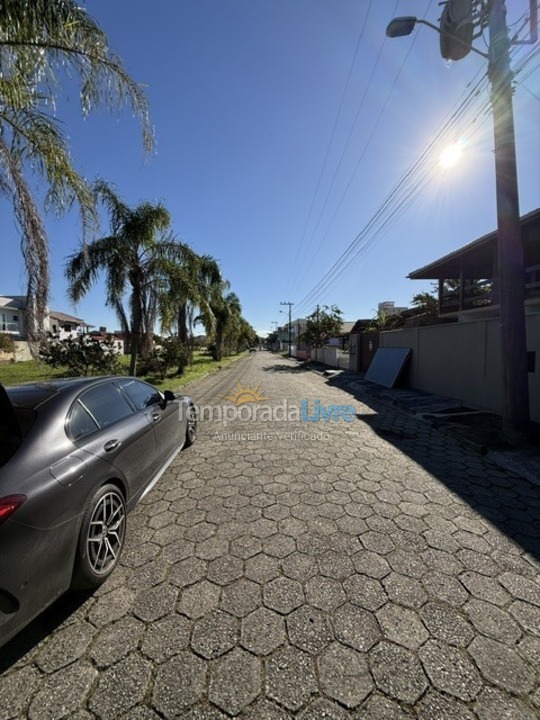 Casa para aluguel de temporada em São Francisco do Sul (Prainha)