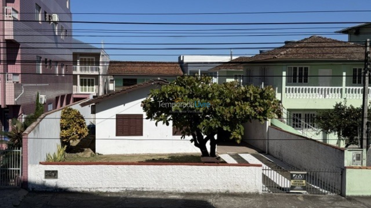 Casa para aluguel de temporada em São Francisco do Sul (Enseada)