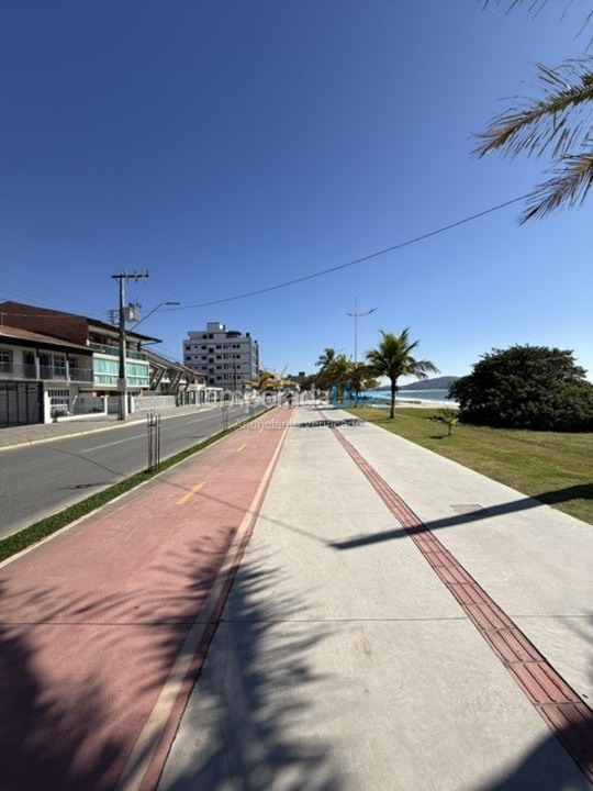 Apartamento para aluguel de temporada em São Francisco do Sul (Enseada)