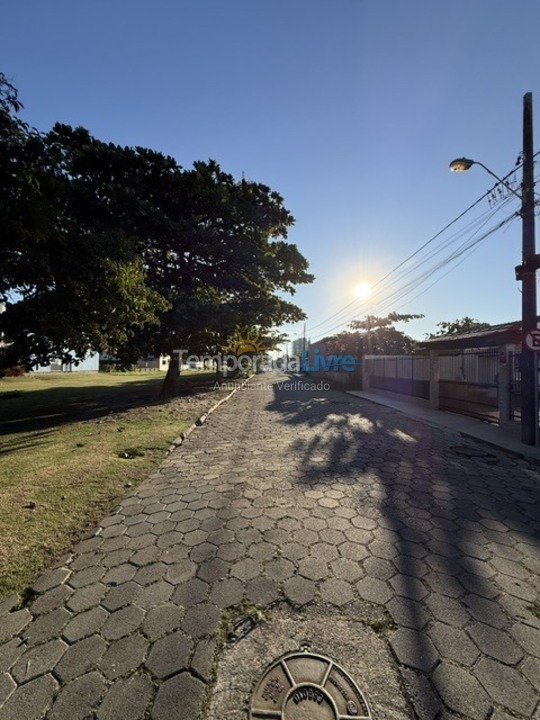 Casa para aluguel de temporada em São Francisco do Sul (Enseada)