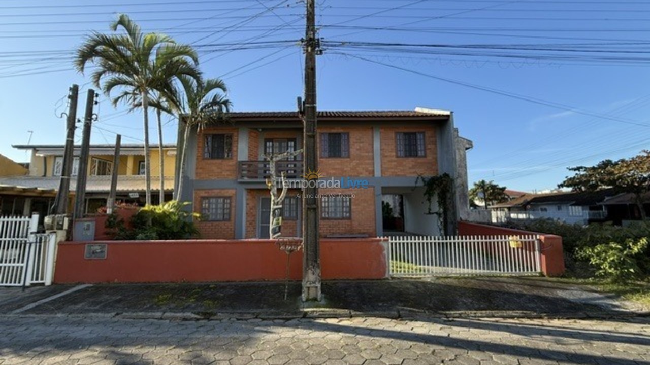 Casa para aluguel de temporada em São Francisco do Sul (Enseada)