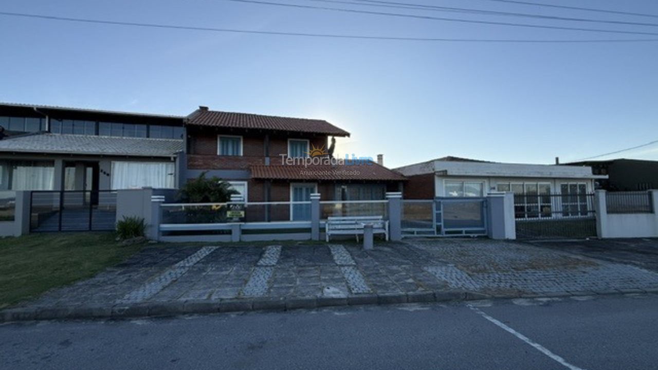 Casa para aluguel de temporada em São Francisco do Sul (Praia Grande)