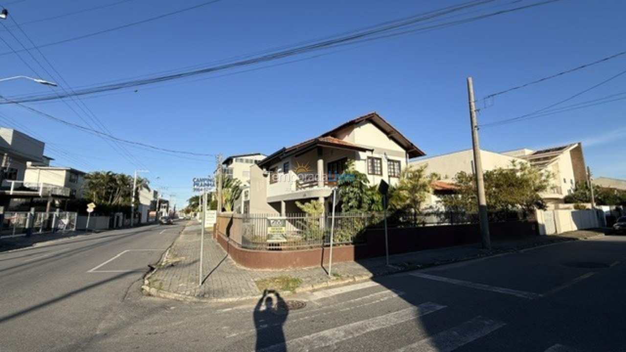 Casa para aluguel de temporada em São Francisco do Sul (Enseada)