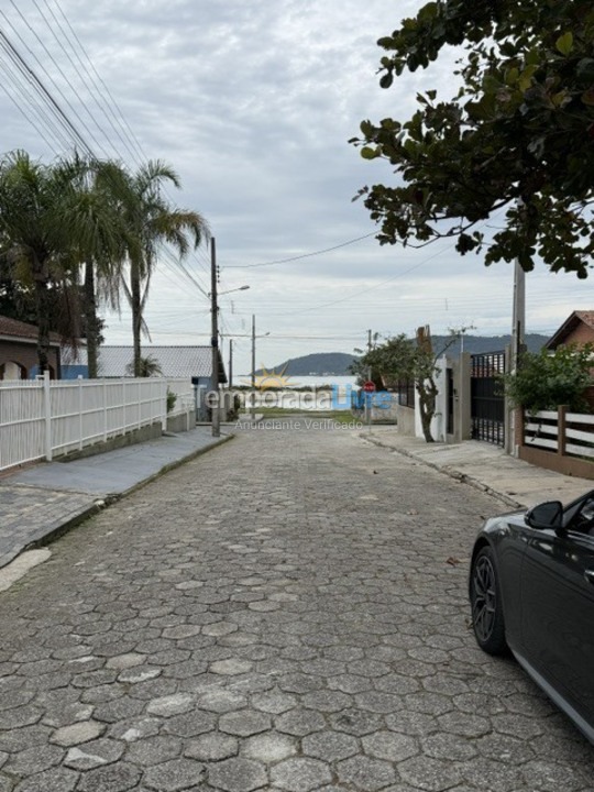 Casa para aluguel de temporada em São Francisco do Sul (Ubatuba)
