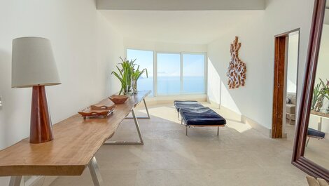 Casa de luxo com piscina no Joá
