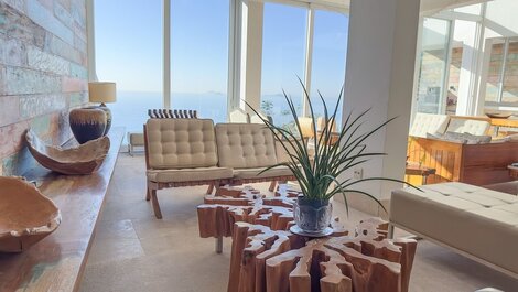 Casa de luxo com piscina no Joá