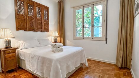 Charmoso apartamento 2 quartos com varanda