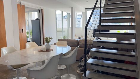 Cobertura duplex com 3 suites em Ipanema