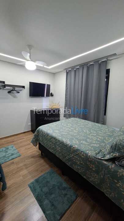 Apartamento para aluguel de temporada em Praia Grande (Guilhermina)