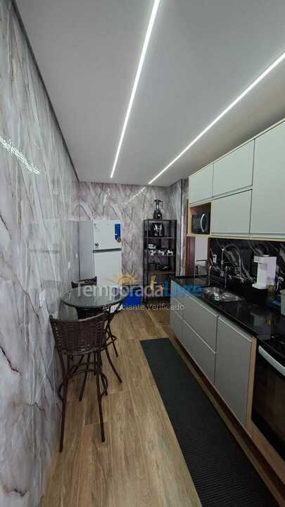 Apartamento para aluguel de temporada em Praia Grande (Guilhermina)