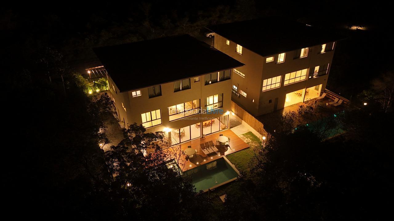 Casa para aluguel de temporada em Mata de São João (Praia do Forte)