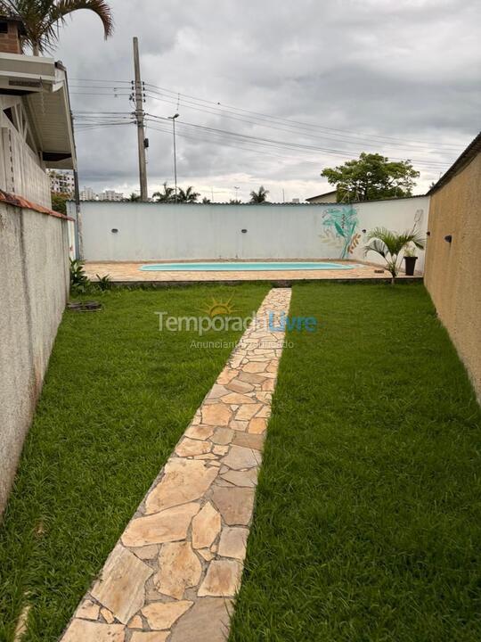 Casa para aluguel de temporada em Caraguatatuba (Martim de Sá)