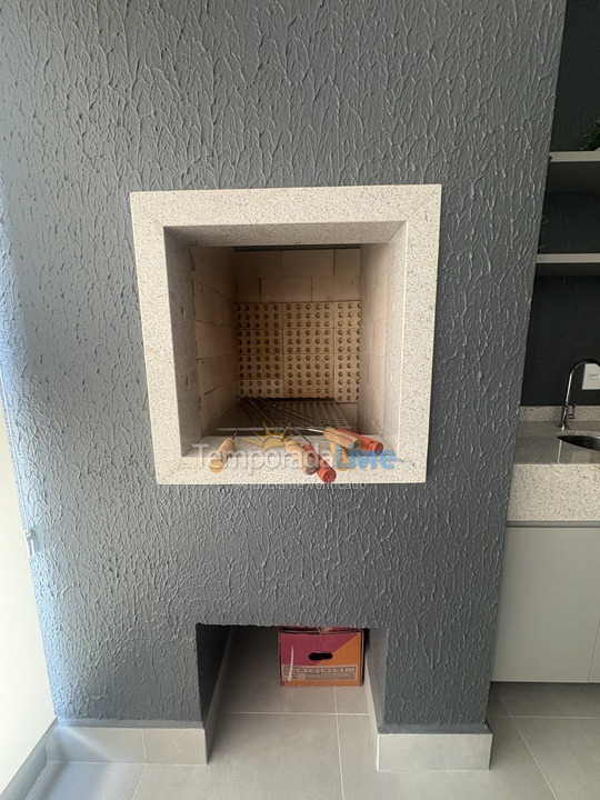 Apartamento para aluguel de temporada em Governador Celso Ramos (Praia de Palmas)