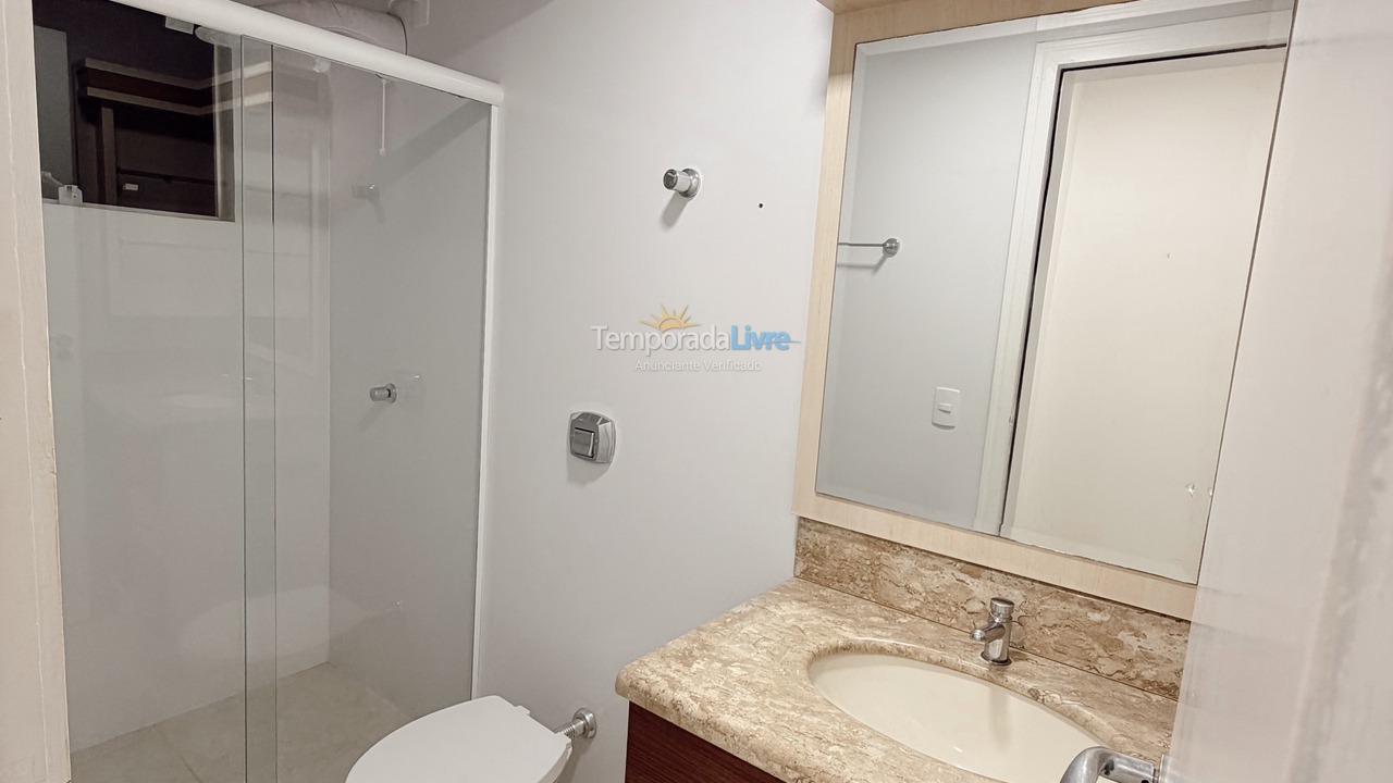 Apartamento para aluguel de temporada em Itapema (Meia Praia)